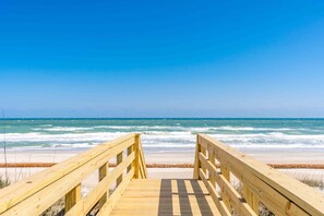 Beach nearby - Shoreside Cottage - Classic 2 BR Beauty - Amazing Views from Covered Porch! Dog (Surf City)