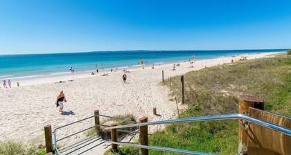 Events @Sandstone Point Hotel! Bribie Beaches, Pet friendly Family Home