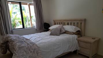 3 camere, una scrivania, ferro/asse da stiro, Wi-Fi gratuito