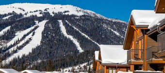 Magnificent Multi Level Townhouse | Ski-in & Ski-out | Private Hot Tub