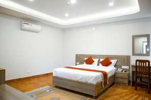 Ropa de cama de alta calidad y escritorio