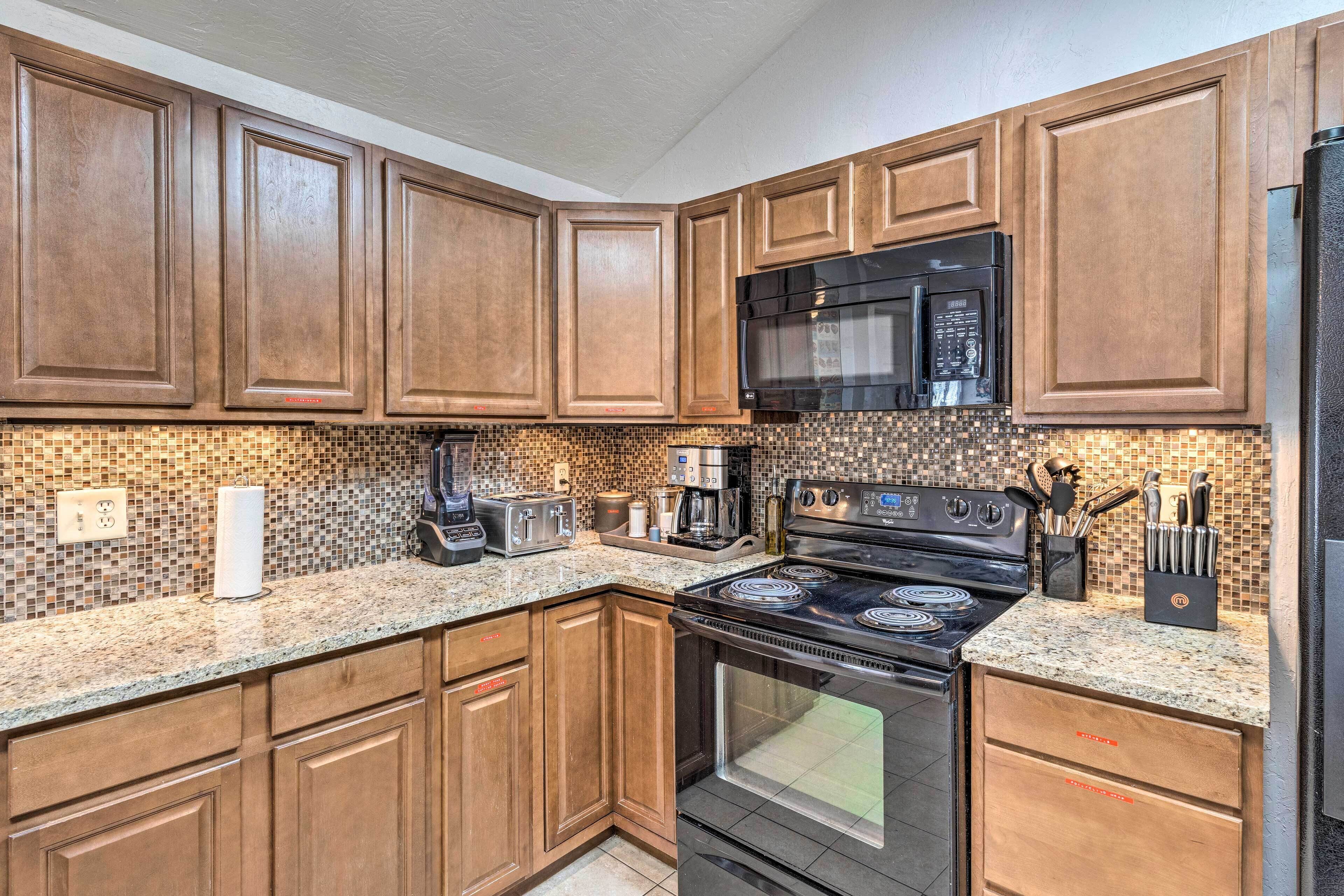 Fridge, microwave, stovetop, dishwasher