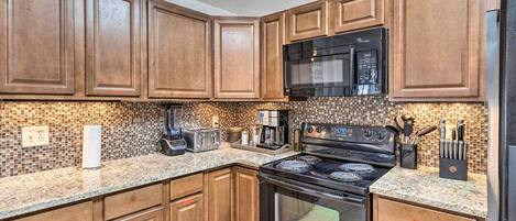 Fridge, microwave, stovetop, dishwasher