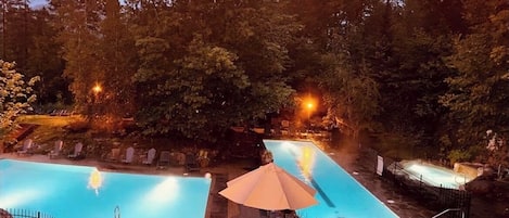 Outdoor pool, a heated pool