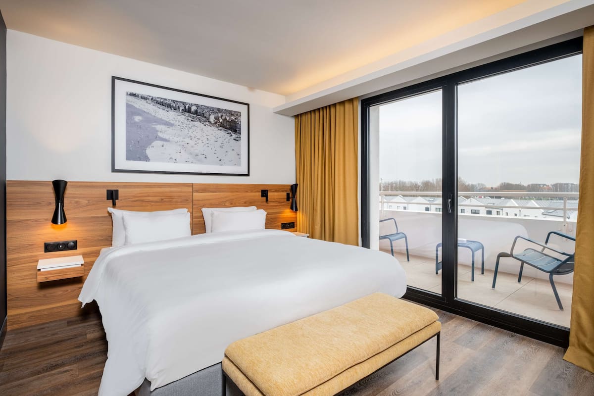 Kamar Superior, balkon, pemandangan kota | 1 kamar tidur, seprai premium, minibar, dan brankas