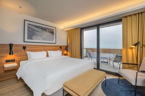 Superior-Zimmer, Terrasse, Meerblick | 1 Schlafzimmer, hochwertige Bettwaren, Minibar, Zimmersafe