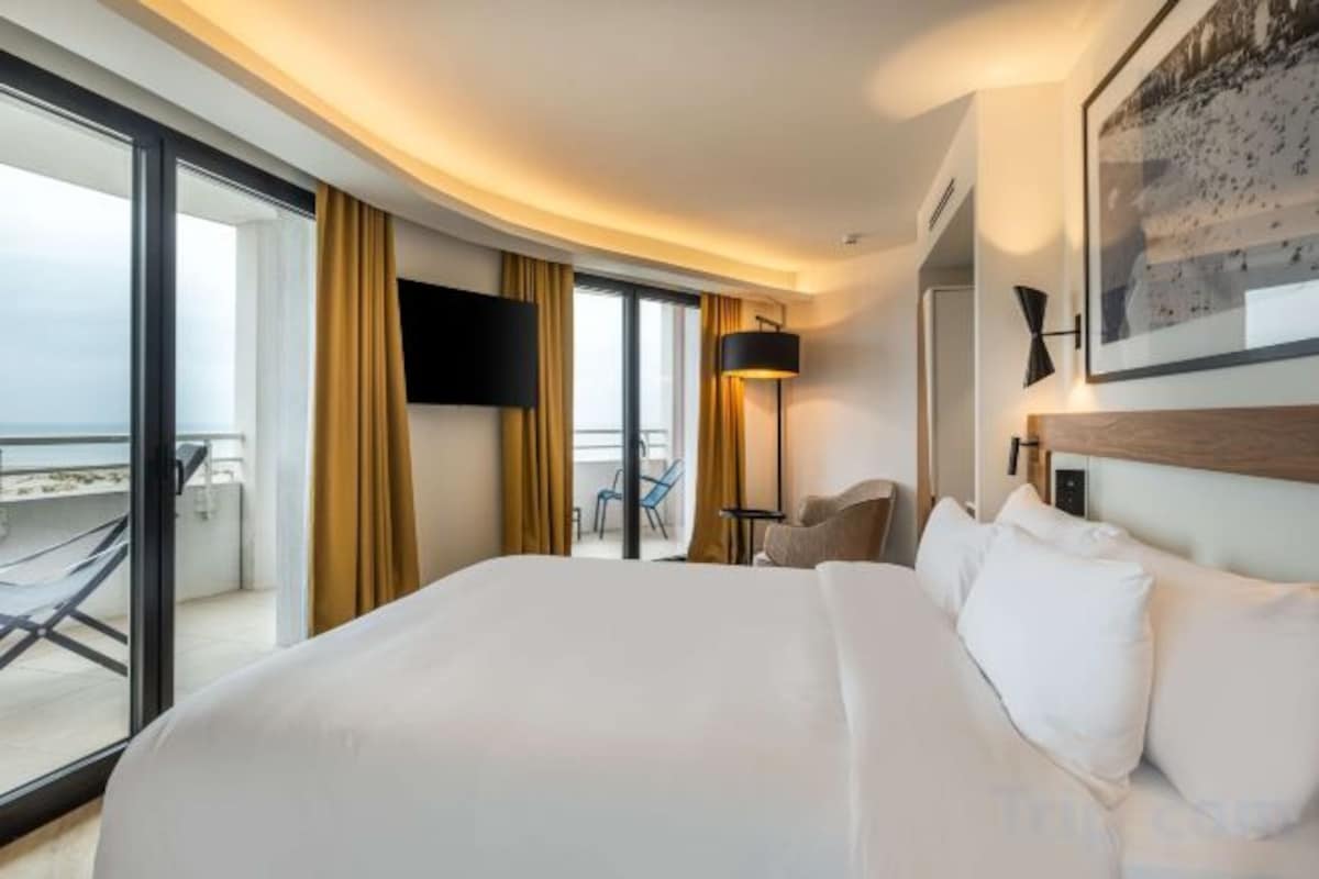 Junior Suite With Balcony City View