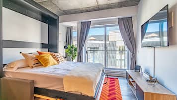 1 bedroom, desk, iron/ironing board, WiFi