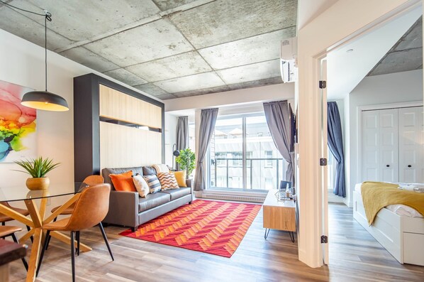 Living area - The Caïman Complex, 608 + parking (Québec City)