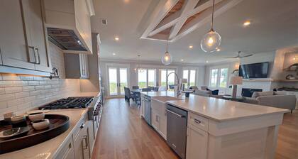 Gallery By The Sea by Sea Scape Properties