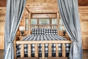 3 bedrooms, iron/ironing board, travel cot, free WiFi - Epic Views, Game Room, Hot Tub, 3 King Beds, EV (Sevierville)