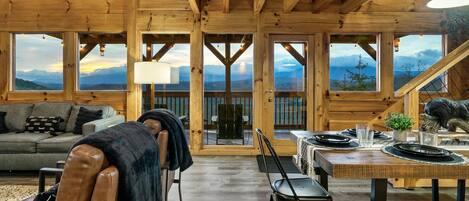 تلفزيون ذكي، مدفأة، ألعاب فيديو