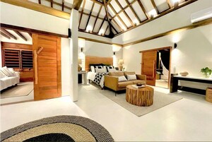 Deluxe House | Egyptian cotton sheets, premium bedding, down comforters, in-room safe