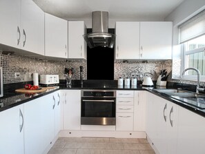 Cottage | Interior - Beach View House (Weymouth)