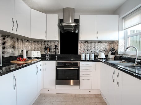 Cottage | Interior