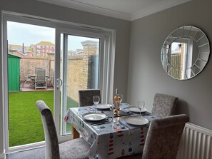 Cottage | Dining - Beach View House (Weymouth)