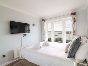 Cottage | 3 bedrooms, individually decorated, individually furnished, free WiFi - Beach View House (Weymouth)