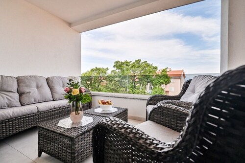 Modern Apartment with balcony and sea view