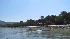 Beach - Villa de Cuatro Familias con Jardín en el Corazón del Bosque de Pinos (Punta Ala (GR))