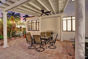 Villa | Outdoor dining - 7 BR Villa with Heated Pool & Gameroom (Hollywood)