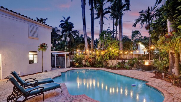 Outdoor pool - 7 BR Villa with Heated Pool & Gameroom (Hollywood)