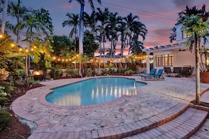 Outdoor pool - 7 BR Villa with Heated Pool & Gameroom (Hollywood)