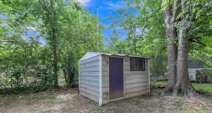 Cozy Home Away From Home In Little Rock 2 Bedroom Home by RedAwning