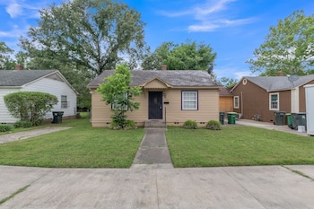 Cozy Home Away From Home In Little Rock 2 Bedroom Home by RedAwn