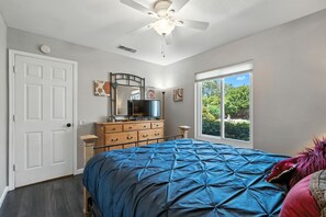4 habitaciones, espacio para trabajar con laptop y wifi gratis
