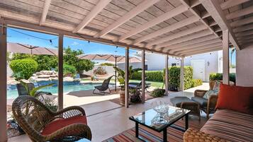 Casa, 4 habitaciones | Terraza o patio