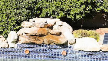 House, 4 Bedrooms | Pool | Outdoor pool