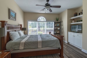2 bedrooms, iron/ironing board, free WiFi