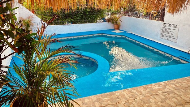 Outdoor pool - Castillo Ximajo (Puerto Escondido)