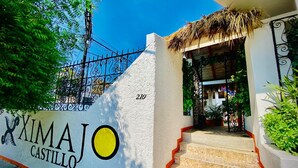 Property entrance - Castillo Ximajo (Puerto Escondido)