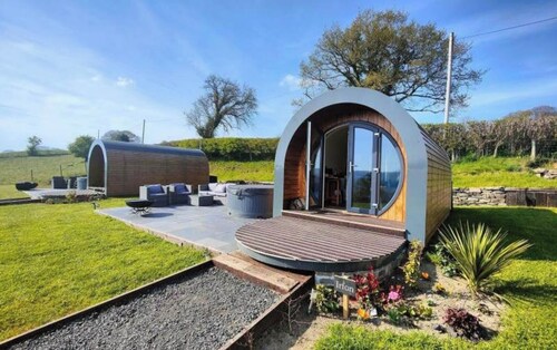 Irfon Timber Frame Pod with Private Hot Tub