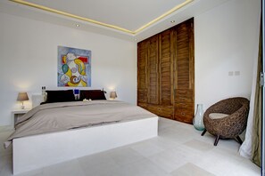 Coffres-forts dans les chambres, bureau, lit parapluie, Wi-Fi gratuit