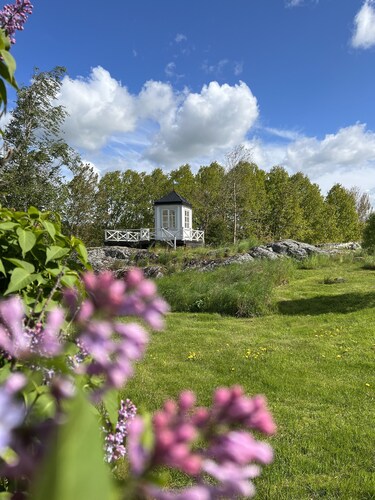 Cozy newly renovated accommodation with its own patio