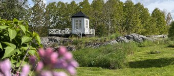 Cozy newly renovated accommodation with its own patio