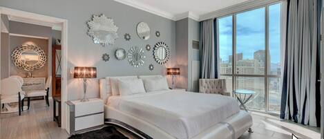 1 bedroom, in-room safe, desk, iron/ironing board