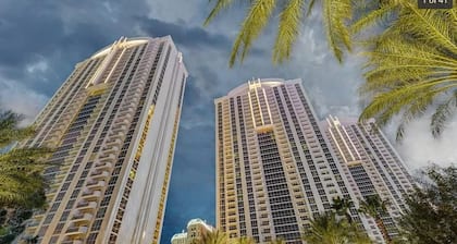 MGM Signature-32-621 1Br2Ba F1/Strip View Balcony