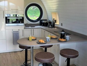 Fridge, microwave, stovetop, electric kettle