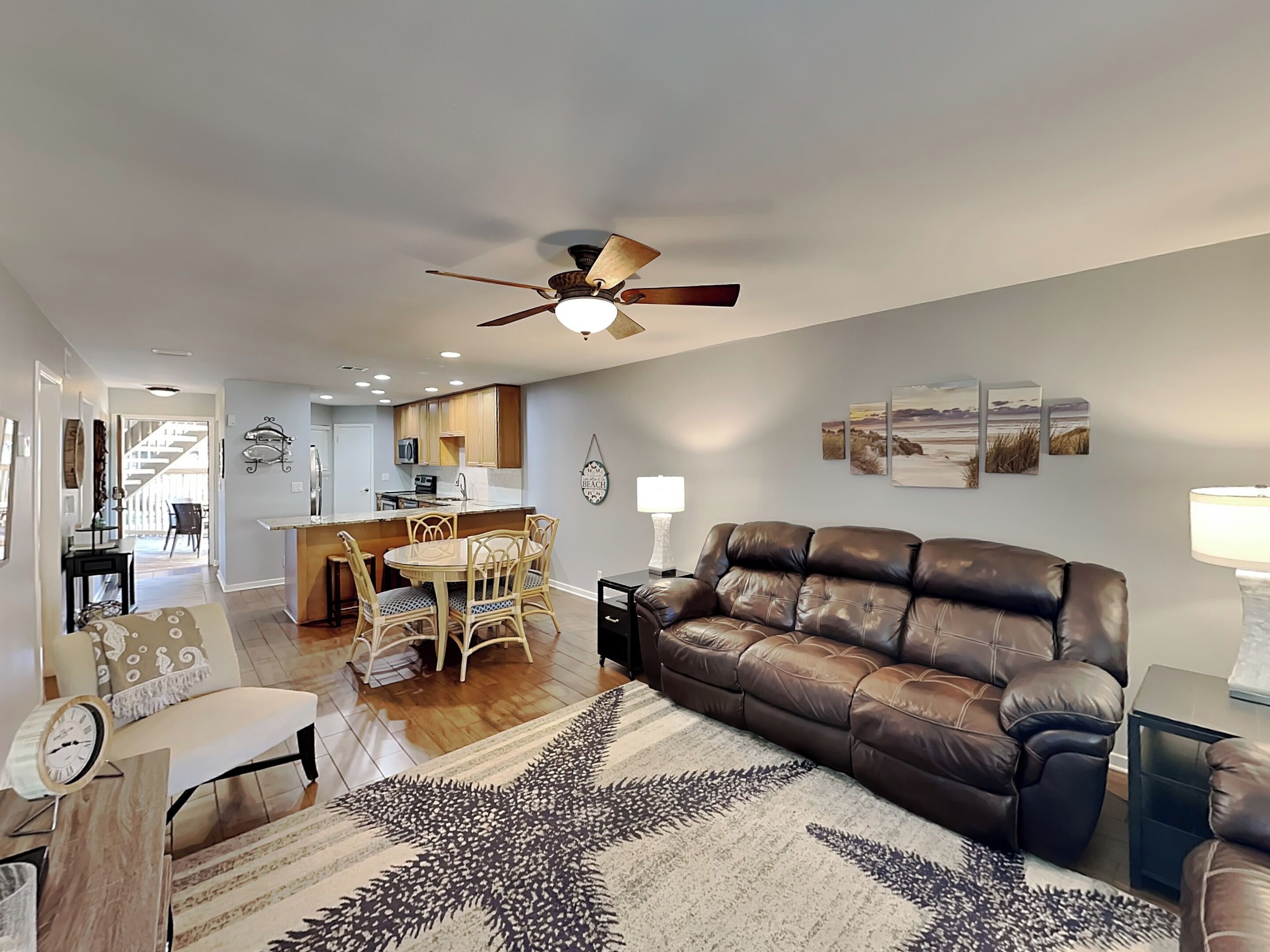 公寓客房 (2 Bedrooms) | 起居區