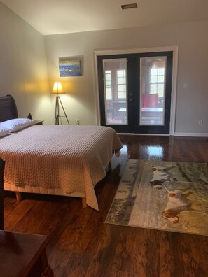 3 chambres, fer et planche à repasser, Wi-Fi, draps fournis