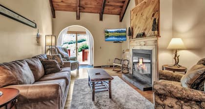 3-Bed Townhouse with Scenic Views & Patio