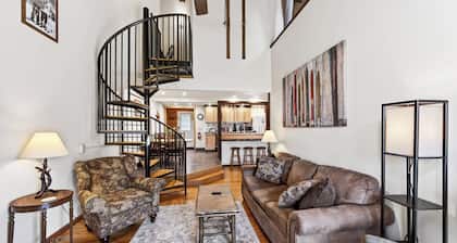 3-Bed Family Townhouse with Scenic Views & Patio