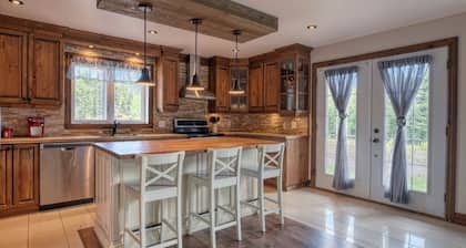 Luxury cottage for you and your family in Saint-Côme, Lanaudière, Quebec.