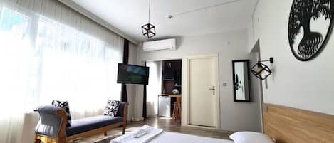 Free WiFi, bed sheets