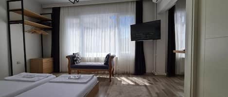 10 bedrooms, free WiFi, bed sheets