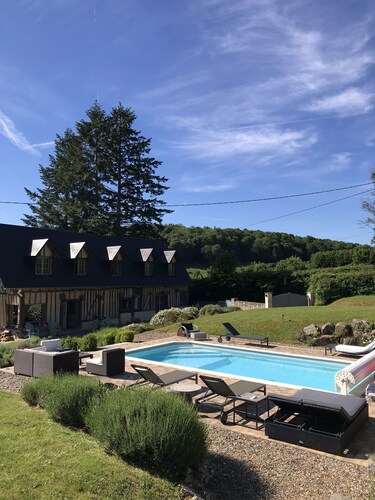 Magnificent country house, private garden and heated pool, 15 min from Deauville
