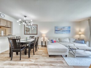 Smart TV, computer monitors